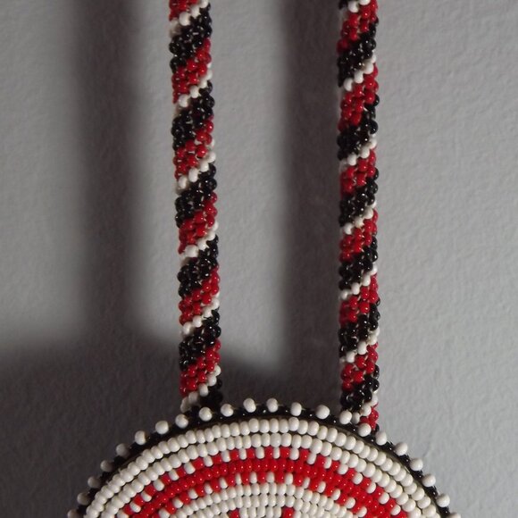 Vintage Native Seed Bead Bolo Necklace, First Nations Hand-crafted Beadwork - Picture 9 of 12
